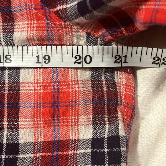 [S]ARITZIA TNA Rae Oversized Flannel Plaid Button Down Shirt Red Womens Pocket - Picture 7 of 8